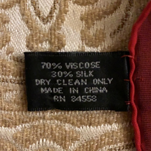 Silk and cut velvet, fringed blk & red scarf - Picture 6 of 6